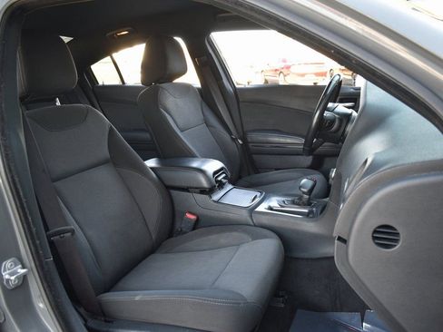 Used 2018 Dodge Charger SXT w/ Blacktop Package image 18