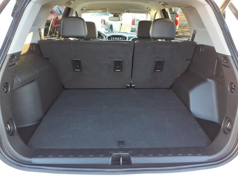 Used 2022 GMC Terrain SLT image 7