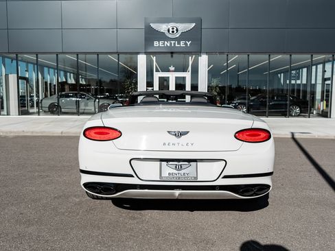 Used 2022 Bentley Continental GT image 12
