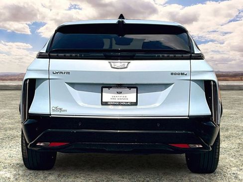 Certified 2024 Cadillac Lyriq Luxury image 6