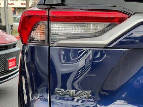 Used 2020 Toyota RAV4 Limited image 14