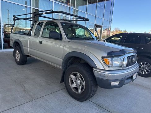 Used 2004 Toyota Tacoma 4x4 Xtracab V6 image 1