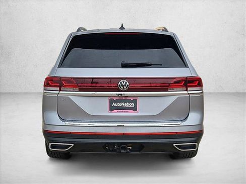 Used 2024 Volkswagen Atlas SE FWD image 13