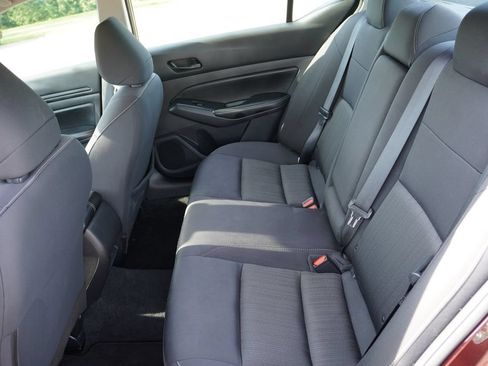 Used 2024 Nissan Altima 2.5 SV FWD image 17