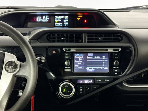 Used 2016 Toyota Prius C Two image 22