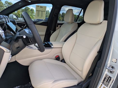 Used 2026 Mercedes-Benz GLC 300 image 16