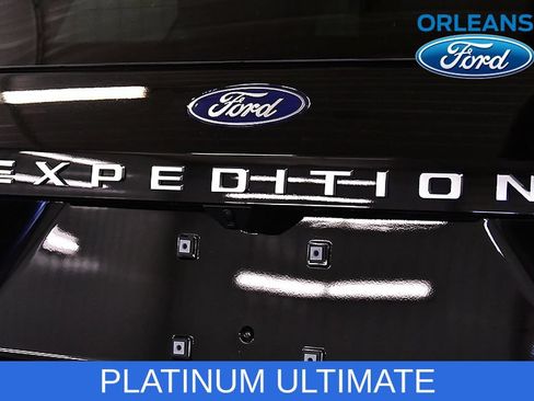 Used 2025 Ford Expedition Platinum w/ Platinum Ultimate Package AWD/4WD image 10