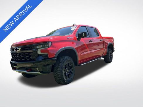 Used 2023 Chevrolet Silverado 1500 ZR2 w/ Technology Package image 4