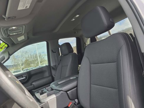 Used 2020 Chevrolet Silverado 1500 Custom w/ Custom Value Package image 12