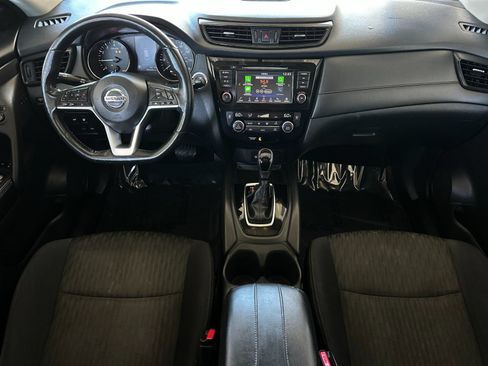 Used 2018 Nissan Rogue SV w/ Premium Package FWD image 12