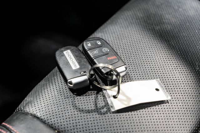 Used 2015 Dodge Durango R/T w/ Technology Group RWD image 52