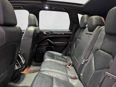 Used 2014 Porsche Cayenne S image 19