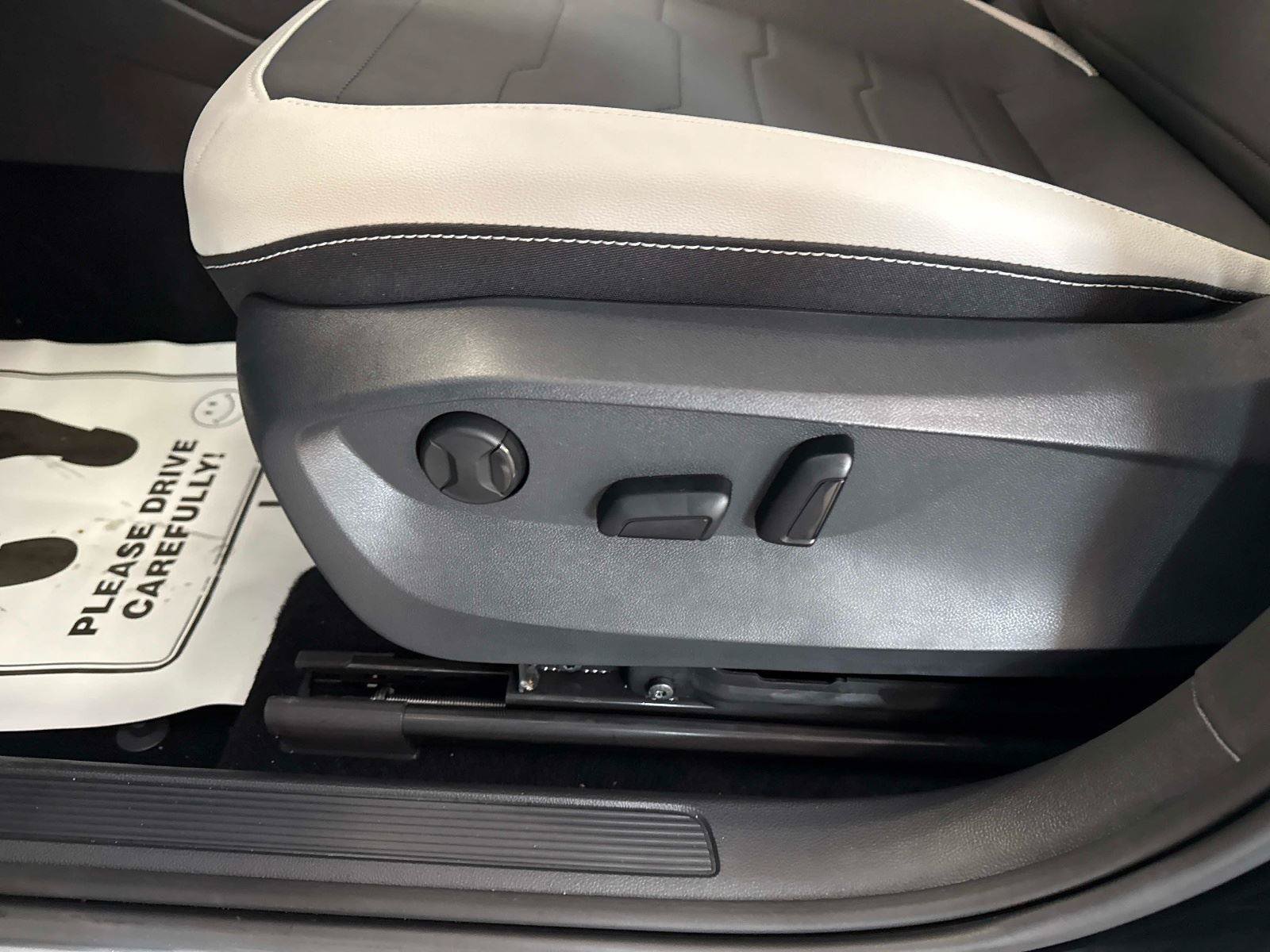 New 2026 Volkswagen Taos SE AWD/4WD image 20