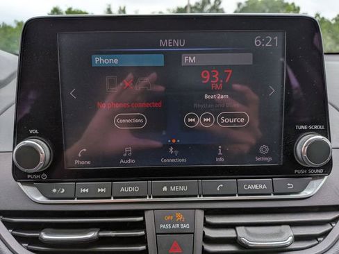 Used 2022 Nissan Altima 2.5 SV FWD image 19