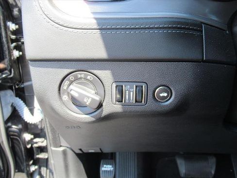 Used 2023 Dodge Charger SXT w/ Plus Group RWD image 18