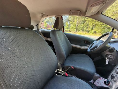 Used 2007 Toyota Yaris 2-Door Hatchback FWD image 18