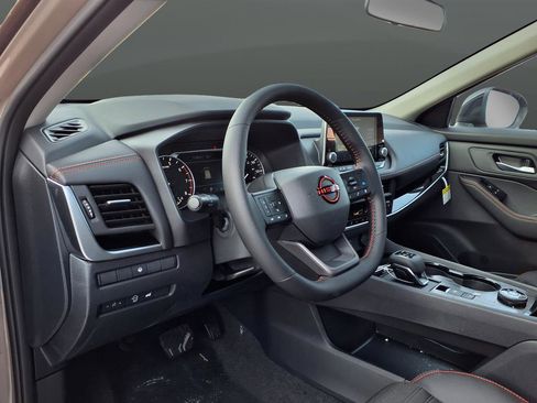 New 2026 Nissan Rogue SV image 12