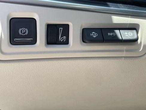 Certified 2023 Cadillac XT6 Premium Luxury w/ Technology Package AWD/4WD image 18