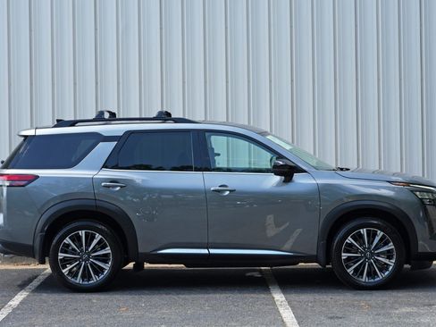 Used 2026 Nissan Pathfinder Platinum FWD image 57