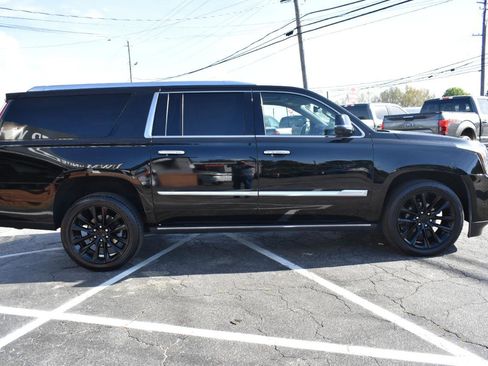 Used 2020 Cadillac Escalade ESV Premium Luxury image 5