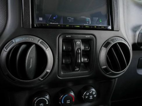 Used 2014 Jeep Wrangler Unlimited Sport w/ Quick Order Package 23S AWD/4WD image 50