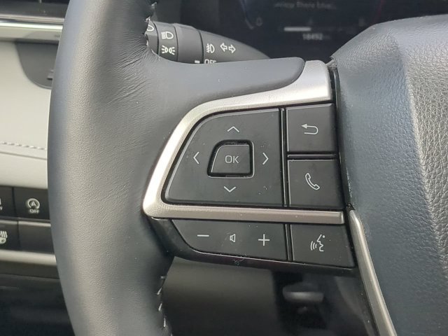 Used 2024 Toyota Highlander Limited FWD image 30