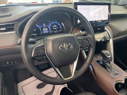 Used 2024 Toyota Venza Limited image 39