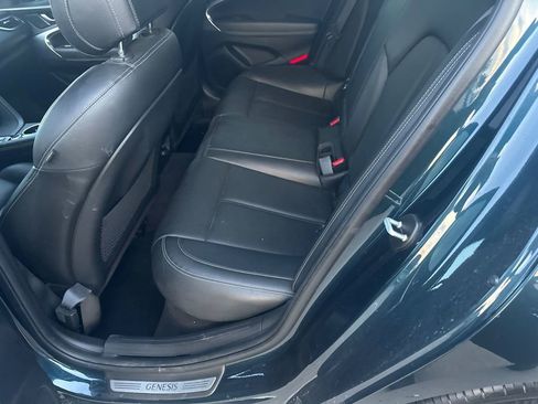 Used 2022 Genesis G70 2.0T image 10