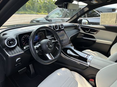Used 2023 Mercedes-Benz GLC 300 4MATIC image 9