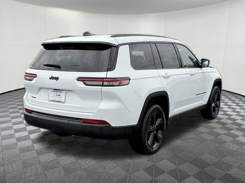 Used 2023 Jeep Grand Cherokee L Laredo AWD/4WD image 6