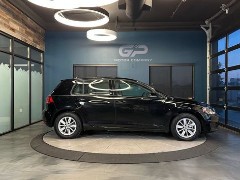 Used 2016 Volkswagen Golf S FWD image 2