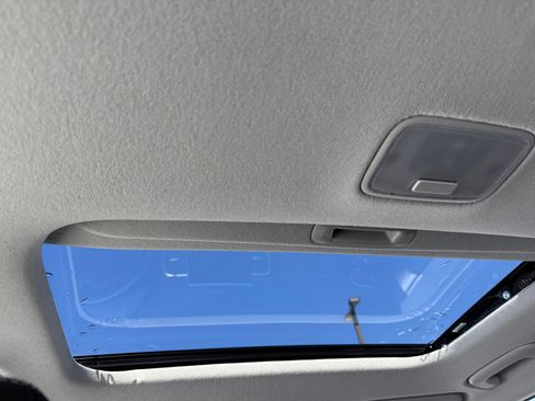 New 2025 Hyundai Venue SEL FWD image 29