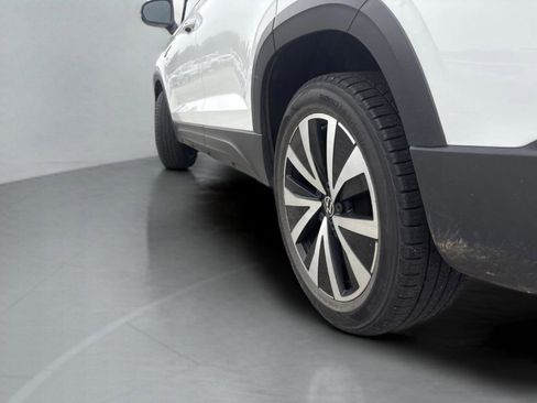 Used 2022 Volkswagen Taos SE FWD image 9