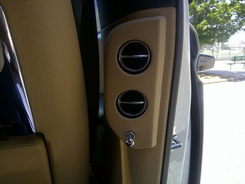 Used 2013 Rolls-Royce Ghost RWD image 92