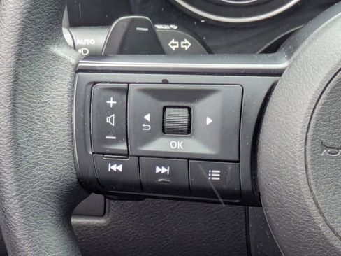 Used 2024 Nissan Rogue S FWD image 20