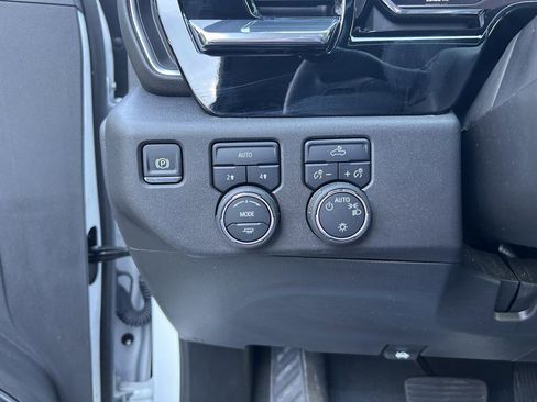 Used 2024 Chevrolet Silverado 1500 LT AWD/4WD image 22