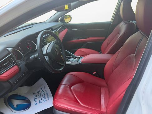 Used 2019 Toyota Camry XSE FWD image 11