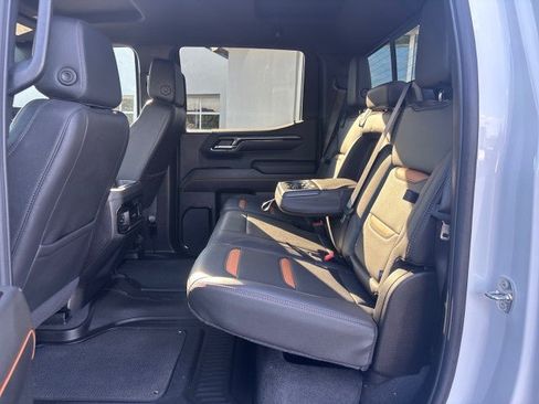Used 2024 GMC Sierra 1500 AT4 w/ AT4 Premium Package AWD/4WD image 34