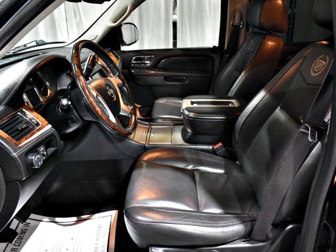 Used 2013 Cadillac Escalade ESV Platinum AWD/4WD image 37