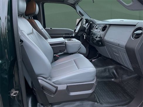 Used 2016 Ford F550 4x4 Regular Cab Super Duty image 12