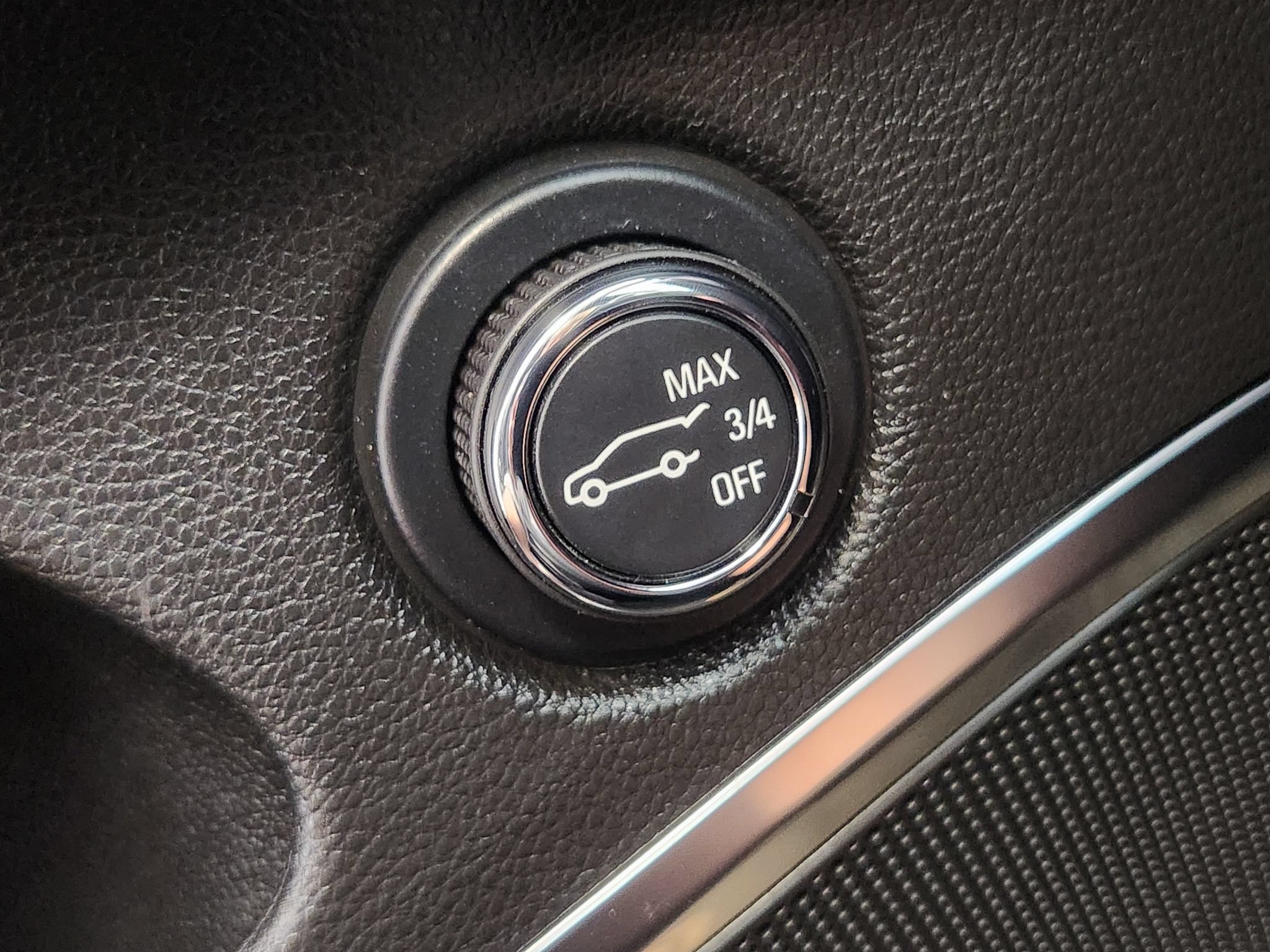 Used 2023 Buick Enclave Essence FWD image 23