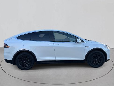 Used 2017 Tesla Model X 75D image 6