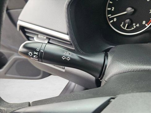 Used 2022 Nissan Altima 2.5 SV image 16