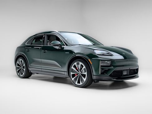 Used 2024 Porsche Macan Turbo Electric image 9