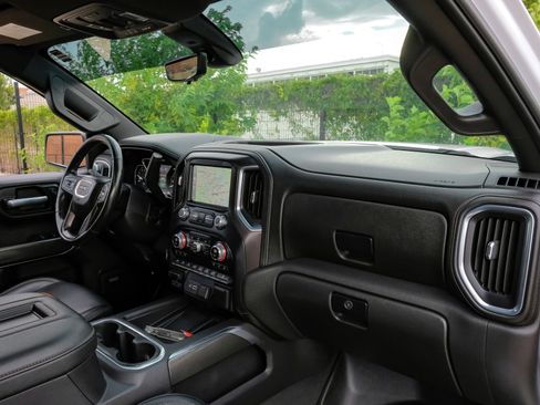 Used 2021 GMC Sierra 1500 AT4 w/ AT4 Value Package AWD/4WD image 16