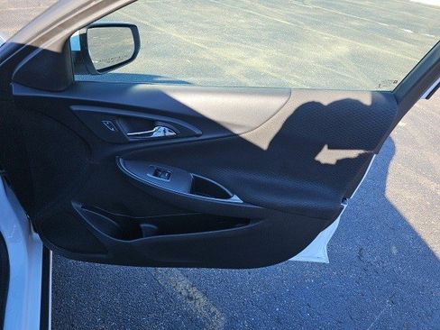 Used 2023 Chevrolet Malibu LT image 15