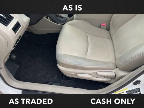 Used 2014 Toyota Prius V Five image 30