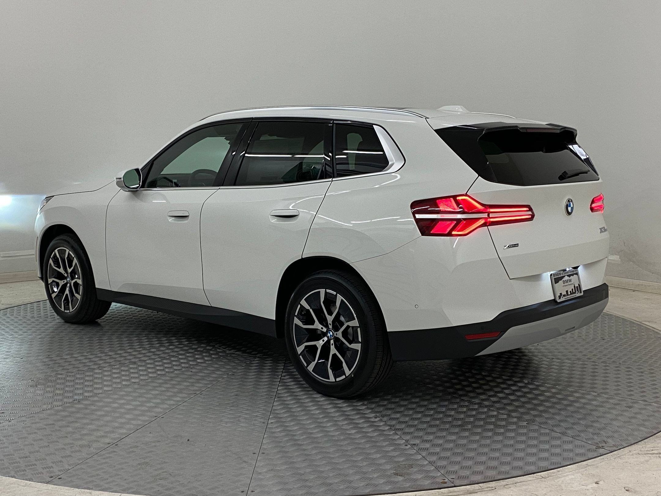 Used 2026 BMW X3 xDrive30i w/ Convenience Package AWD/4WD image 3