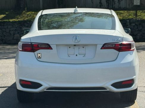 Used 2018 Acura ILX image 4