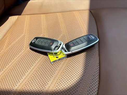 Used 2025 Nissan Pathfinder Platinum AWD/4WD image 15